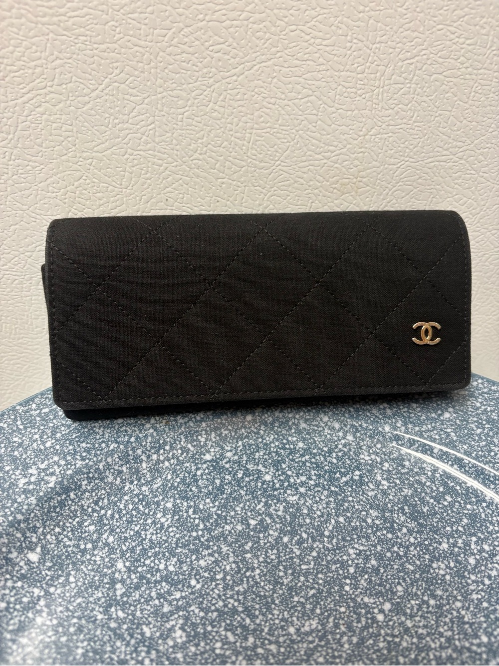 Authentic 100% CHANEL BLACK QUILTED SUNGLASS CASE  excellent condition
